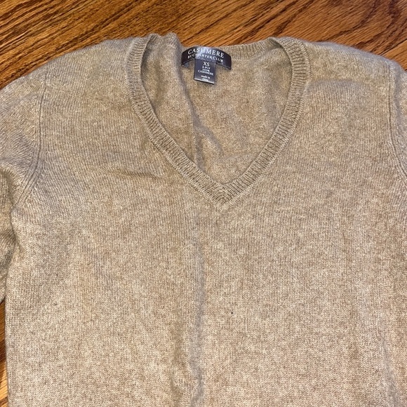 Cashmere by Charter Club Woman’s Tan Cashmere Sweater Size XS - Picture 2 of 4